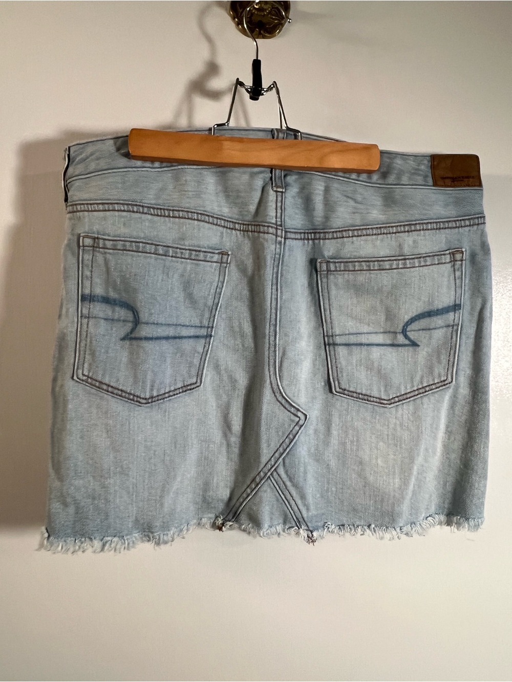 American Eagle Women’s Size 14 Denim Mini Skirt Cut Off Light Wash Distressed - Picture 6 of 10